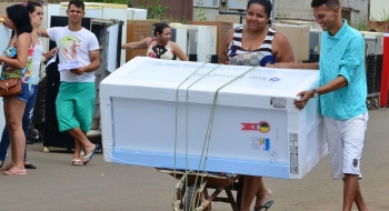Enel Distribuição Goiás troca geladeiras em Aparecida